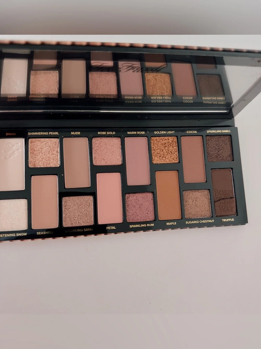 Too Faced Born This Way The Natural Nudes Palette - Damaged Pan